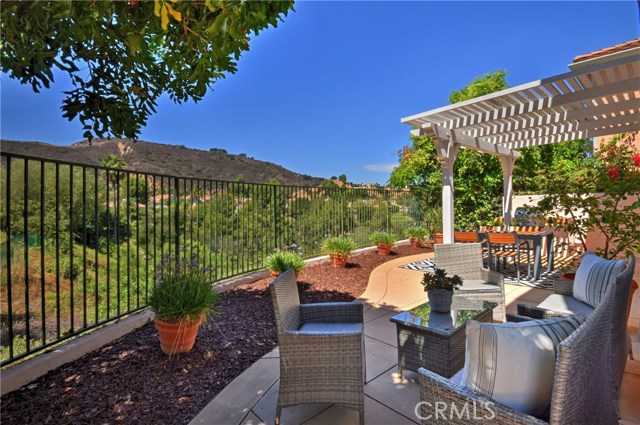 Detail Gallery Image 16 of 42 For 3619 Calle Joaquin, Calabasas,  CA 91302 - 3 Beds | 2/1 Baths
