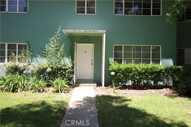 5206 Village 3 Los Angeles, California Pictures show it all! Highly desired Village Green condo. Total rehab with nothing left out! New kitchen, stainless steal appliances, new hot water heater, all new flooring, new paint, remodeled bathroom. This is a must see and will go fast!
