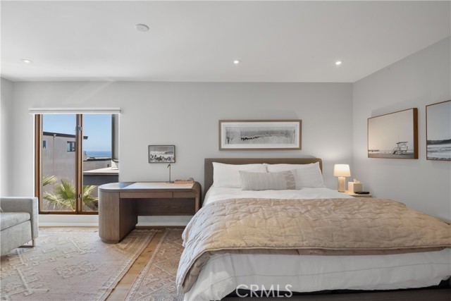 221 36th Street, Manhattan Beach, California 90266, 3 Bedrooms Bedrooms, ,3 BathroomsBathrooms,Residential,Sold,36th,SB22069794