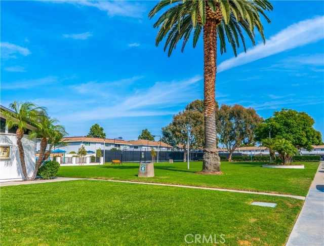 Detail Gallery Image 32 of 32 For 19854 Leighton Ln, Huntington Beach,  CA 92646 - 4 Beds | 1/1 Baths