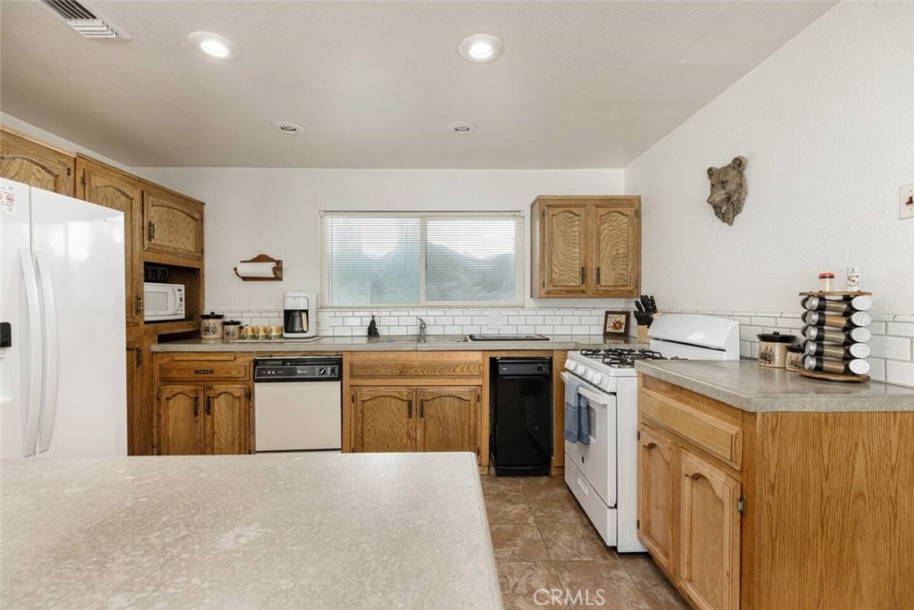 7Bbba92D 4A32 4249 828C 15Ae4Bd71C18 56981 Sequoia Drive, Springville, Ca 93265 &Lt;Span Style='BackgroundColor:transparent;Padding:0Px;'&Gt; &Lt;Small&Gt; &Lt;I&Gt; &Lt;/I&Gt; &Lt;/Small&Gt;&Lt;/Span&Gt;