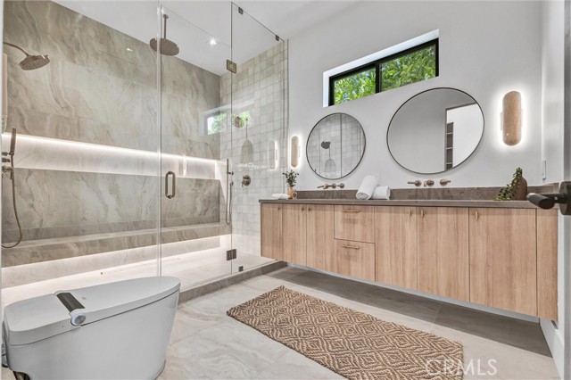 Detail Gallery Image 27 of 56 For 6238 Babcock Ave, North Hollywood,  CA 91606 - 5 Beds | 5/1 Baths