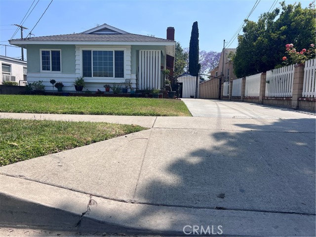 9238 Mines Avenue, Pico Rivera, California 90660, 2 Bedrooms Bedrooms, ,1 BathroomBathrooms,Single Family Residence,For Sale,Mines,CV24107722