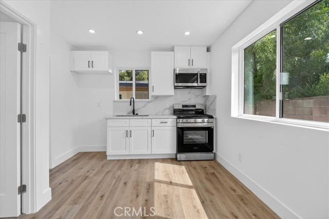 Detail Gallery Image 6 of 16 For 7053 Fallbrook Ave, West Hills,  CA 91307 - 1 Beds | 1 Baths