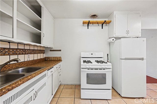 3511 E 2nd Street, Los Angeles CA: https://media.crmls.org/medias/7bbd45ee-5058-4fdc-bd6a-94e782828a1d.jpg