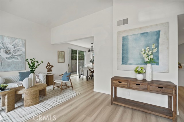 Detail Gallery Image 3 of 54 For 256 N Hickory Branch Ln, Orange,  CA 92869 - 4 Beds | 2/1 Baths