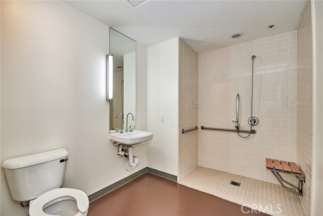 Detail Gallery Image 7 of 25 For 199 City Place Dr, Santa Ana,  CA 92705 - 2 Beds | 2/1 Baths