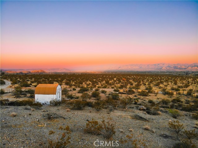 Detail Gallery Image 2 of 15 For 4195 Avenida Del Sol, Joshua Tree,  CA 92252 - – Beds | – Baths