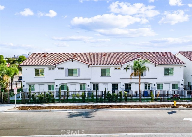 Detail Gallery Image 1 of 74 For 13665 Arrow Bld #6,  Fontana,  CA 92335 - 3 Beds | 2 Baths