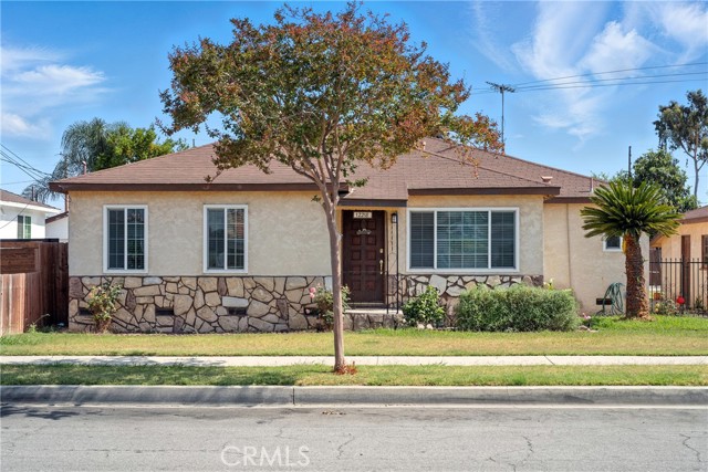 12218 Academy Way, Artesia CA: https://media.crmls.org/medias/7bc02a4a-a244-4f8e-b255-85ff673c1465.jpg