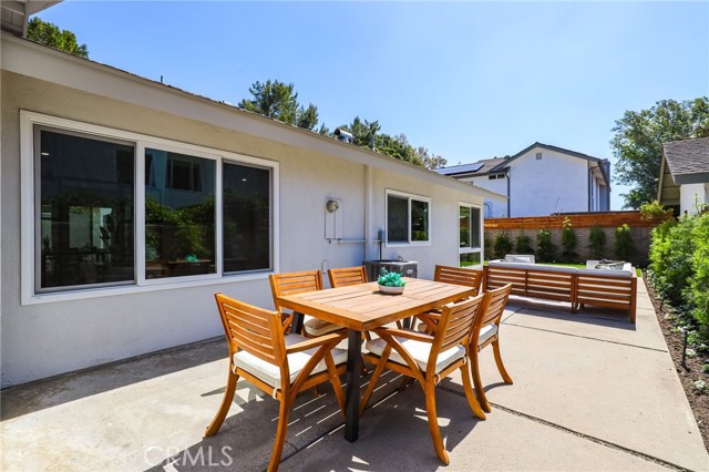 25 Almond Tree Lane, Irvine CA: https://media.crmls.org/medias/7bc13660-9b99-4036-9059-c2b1dad99a7d.jpg