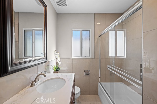 Detail Gallery Image 16 of 22 For 3333 N Los Coyotes Diagonal, Long Beach,  CA 90808 - 3 Beds | 3 Baths