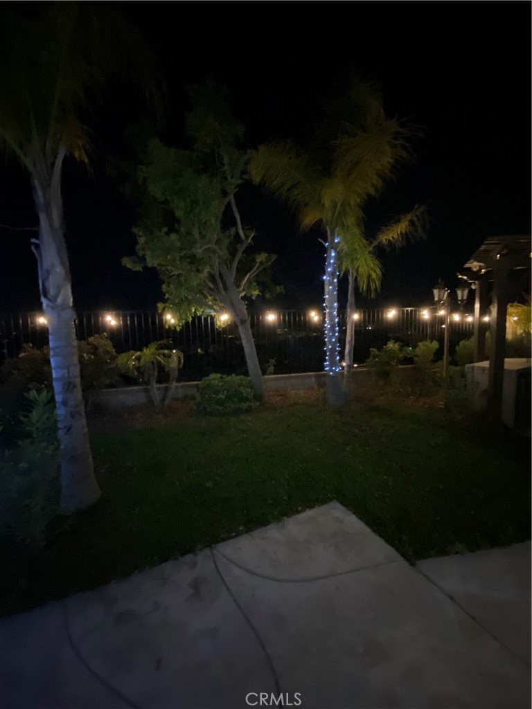 https://media.crmls.org/medias/7bc154ab-b6d3-4bad-9cbb-d46e52a4dac6.jpg?preset=X-Large