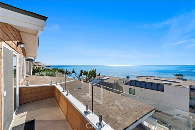 137 Cleo Street, Laguna Beach CA: https://media.crmls.org/medias/7bc1da12-f0cf-434e-bfd9-bce69efbe2f9.jpg
