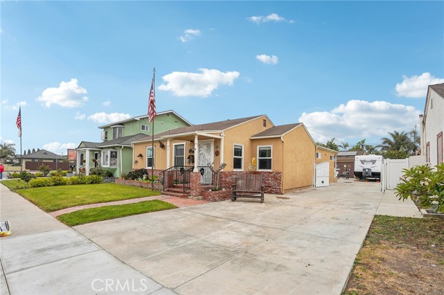 Detail Gallery Image 3 of 19 For 5508 W 119th St, Hawthorne,  CA 90304 - 3 Beds | 3 Baths