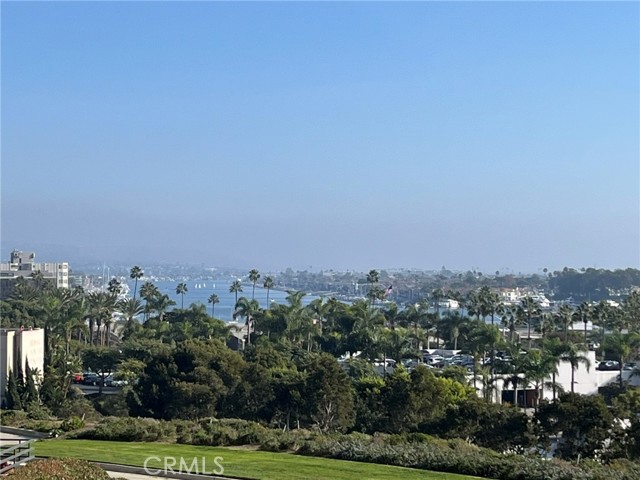 Detail Gallery Image 3 of 69 For 230 Lille Lane 212, Newport Beach,  CA 92663 - 2 Beds | 2 Baths