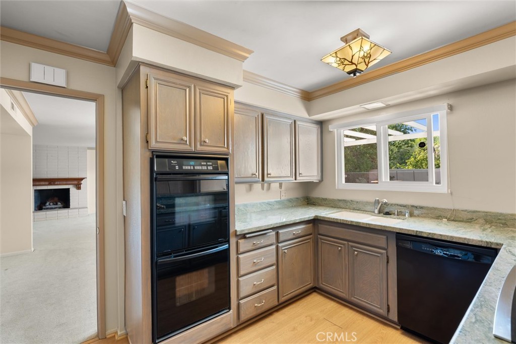 MLS #SR25236026 image #10