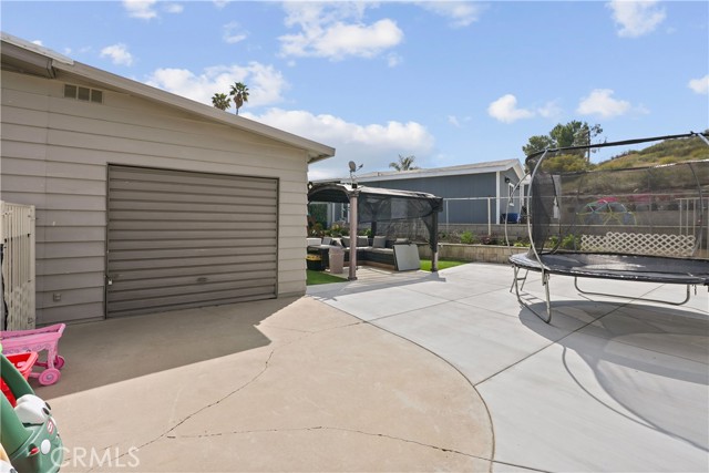 23011 Big Tee Drive, Canyon Lake CA: https://media.crmls.org/medias/7bc448e5-4f11-4d8b-bf3c-79c9448c1bf0.jpg