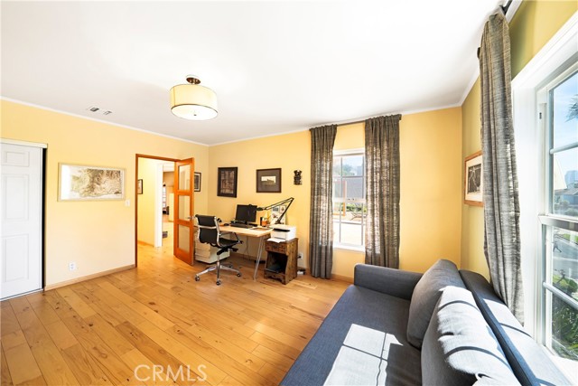 Detail Gallery Image 39 of 56 For 10707 Rochester, Los Angeles,  CA 90024 - 3 Beds | 3 Baths