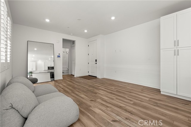 Detail Gallery Image 4 of 32 For 6123 Valentina Way #303,  Corona,  CA 92880 - 1 Beds | 1 Baths