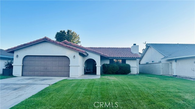 Detail Gallery Image 1 of 44 For 13580 Driftwood Dr, Victorville,  CA 92395 - 3 Beds | 2 Baths