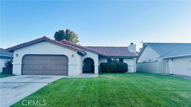 Detail Gallery Image 1 of 44 For 13580 Driftwood Dr, Victorville,  CA 92395 - 3 Beds | 2 Baths