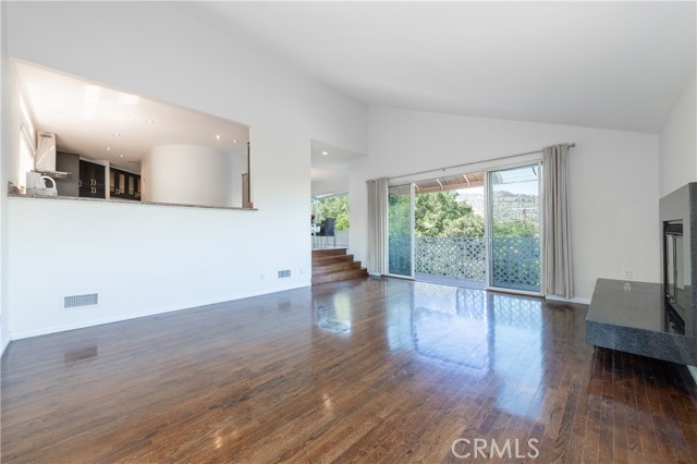 Detail Gallery Image 7 of 29 For 8665 Valley Circle Bld, West Hills,  CA 91304 - 3 Beds | 2/1 Baths