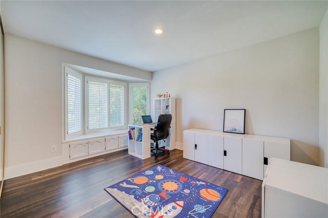 Detail Gallery Image 25 of 31 For 6049 Rustling Oaks Dr, Agoura Hills,  CA 91301 - 4 Beds | 3/1 Baths