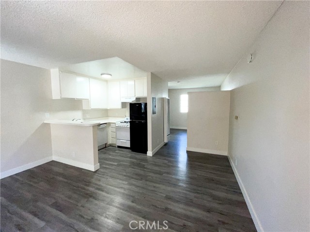 Detail Gallery Image 6 of 12 For 1130 Newport Ave #105,  Long Beach,  CA 90804 - 0 Beds | 1 Baths