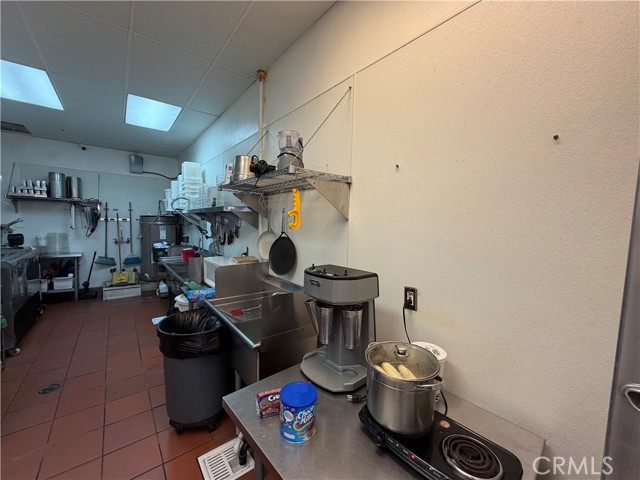 716 E Arrow Highway, Pomona CA: https://media.crmls.org/medias/7bc77283-3314-41c7-91c7-e0f82f784b14.jpg