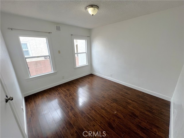 Detail Gallery Image 10 of 16 For 3507 Edgehill Dr, Los Angeles,  CA 90018 - 3 Beds | 1 Baths