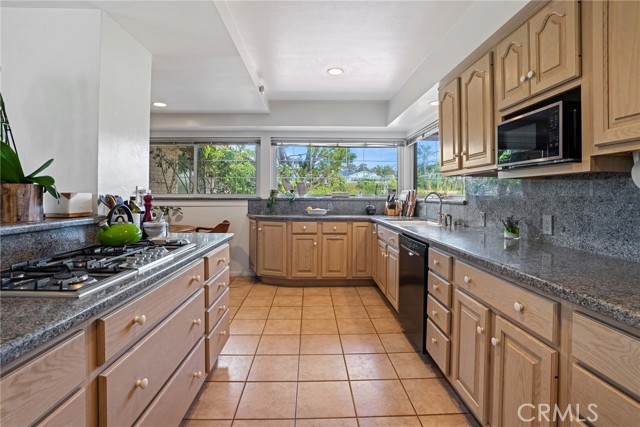 Detail Gallery Image 14 of 68 For 4601 Hampden Rd, Corona Del Mar,  CA 92625 - 3 Beds | 2 Baths