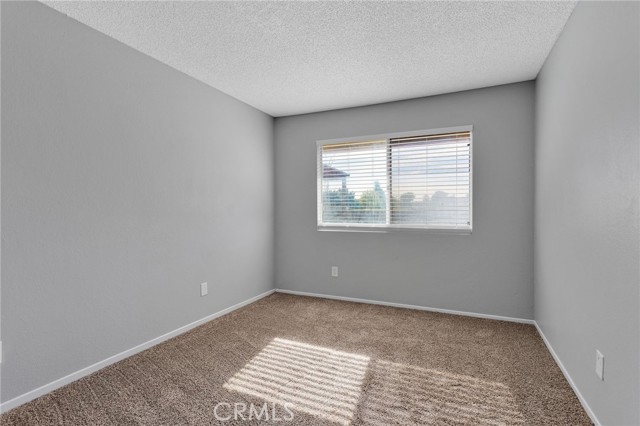 Detail Gallery Image 17 of 49 For 12710 Santa Anita, Victorville,  CA 92395 - 4 Beds | 2 Baths
