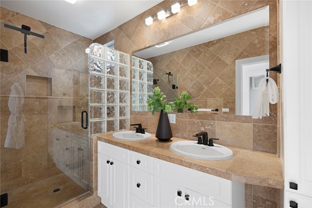 Detail Gallery Image 17 of 65 For 714 Alabama St, Huntington Beach,  CA 92648 - 4 Beds | 4/1 Baths