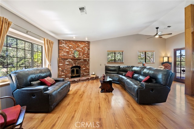 9575 Laurel Road, Atascadero CA: https://media.crmls.org/medias/7bca0dad-d555-421b-b709-da07b2d752a7.jpg