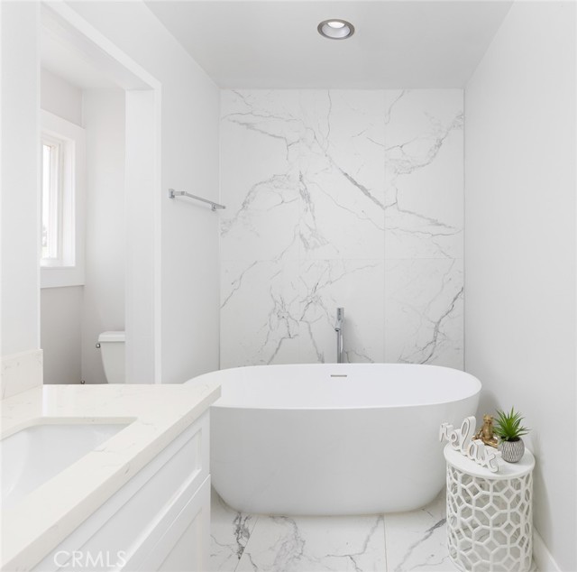 1055 N Mallard St., Orange CA: https://media.crmls.org/medias/7bca7e5b-dc69-4aa4-8ae8-1abbab981920.jpg