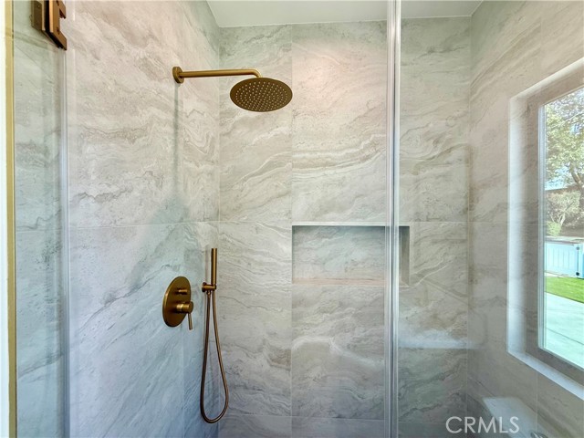 22132 Gault Street, Canoga Park CA: https://media.crmls.org/medias/7bcb76c1-ebb8-47f3-8cb4-9a5876b0a04a.jpg