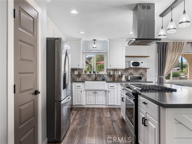 Detail Gallery Image 9 of 35 For 12885 Golf Course Dr, Victorville,  CA 92395 - 3 Beds | 3 Baths