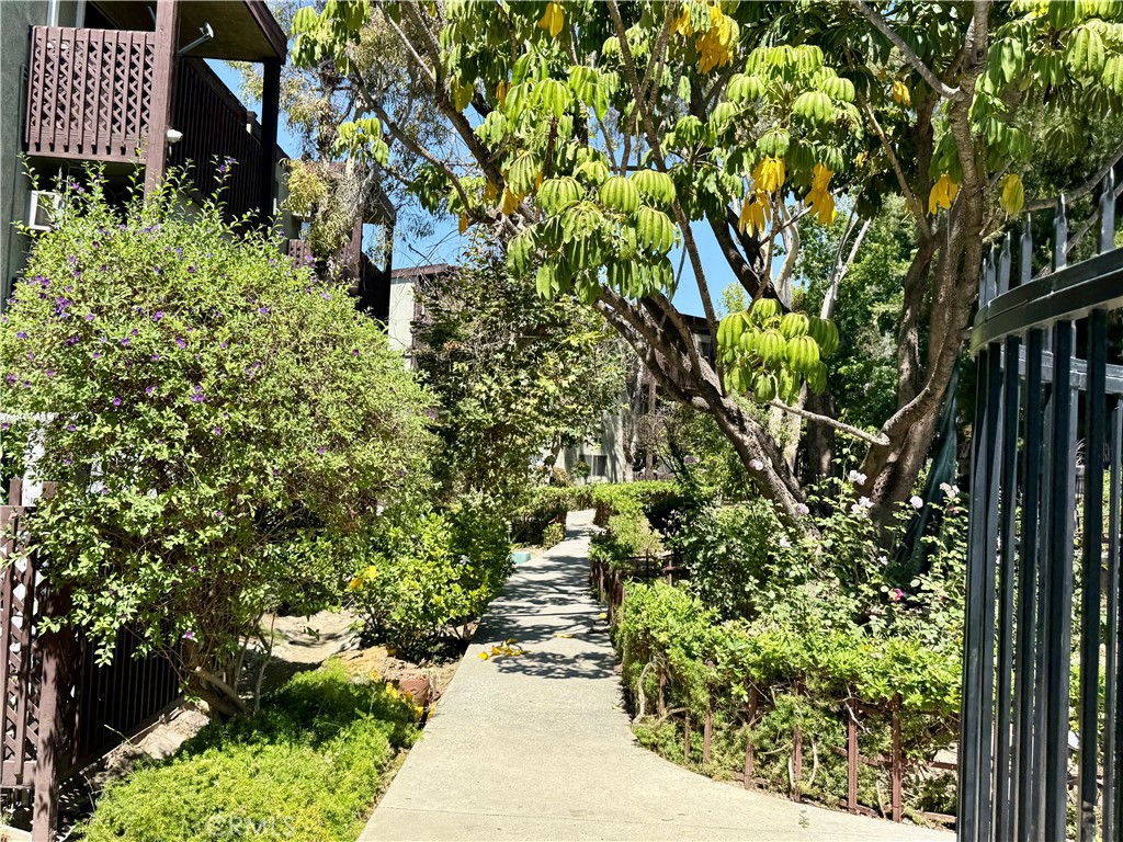https://media.crmls.org/medias/7bcc9613-c653-42b4-8994-24583967829d.jpg?preset=X-Large