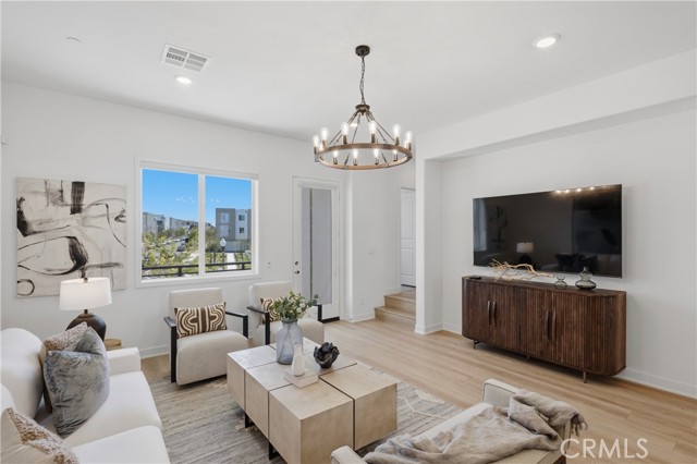 Detail Gallery Image 4 of 60 For 253 Sash, Irvine,  CA 92618 - 2 Beds | 2/1 Baths