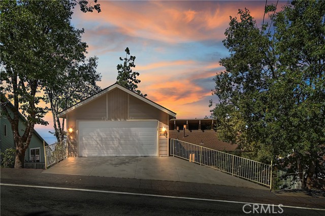 Detail Gallery Image 1 of 1 For 30425 Live Oak Dr, Running Springs,  CA 92382 - 5 Beds | 2 Baths