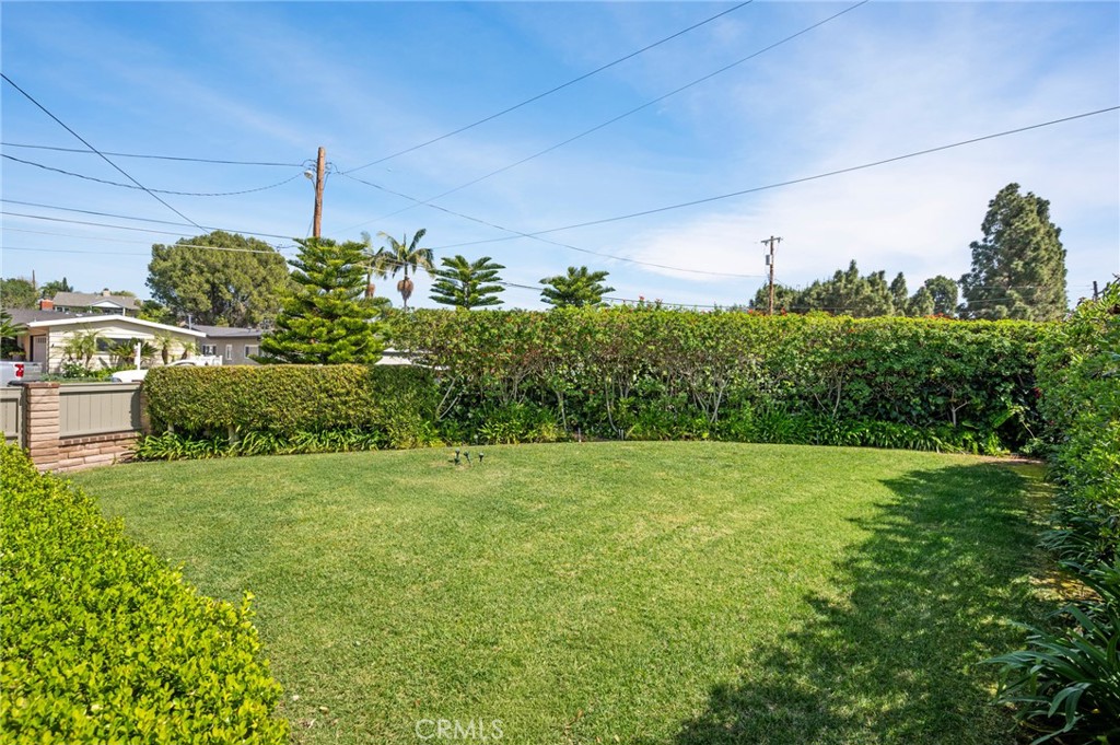 https://media.crmls.org/medias/7bcd8288-111f-4848-8d59-f5fb4ce6ed09.jpg?preset=X-Large