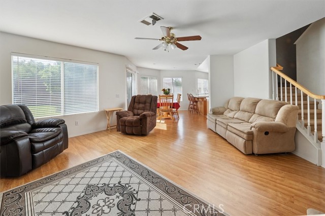 Detail Gallery Image 9 of 33 For 28652 Deer Springs Dr, Saugus,  CA 91390 - 5 Beds | 2/1 Baths