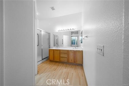 https://media.crmls.org/medias/7bcf1a2f-37a3-4e02-bc94-97b64bba40a5.jpg?preset=X-Large