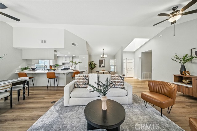 Detail Gallery Image 11 of 45 For 2229 Garland Way, Hemet,  CA 92545 - 3 Beds | 2 Baths
