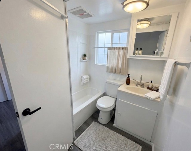 Detail Gallery Image 8 of 16 For 12265 Woodruff Ave #39,  Downey,  CA 90241 - 2 Beds | 1 Baths