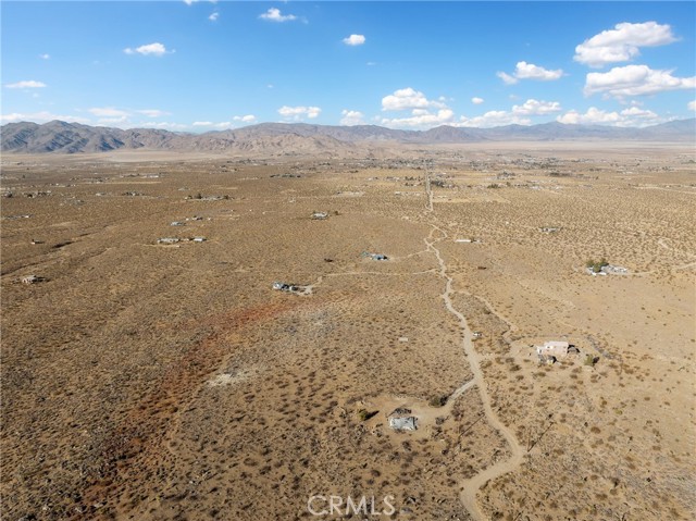 712 Custer Avenue, Lucerne Valley CA: https://media.crmls.org/medias/7bcfe938-8769-498b-a36b-f6b1527102ab.jpg