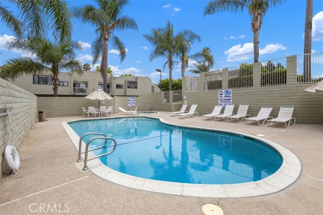 17661 Sergio Circle, Huntington Beach CA: https://media.crmls.org/medias/7bd0b3bb-5523-43b4-90a3-48e91aca9a67.jpg