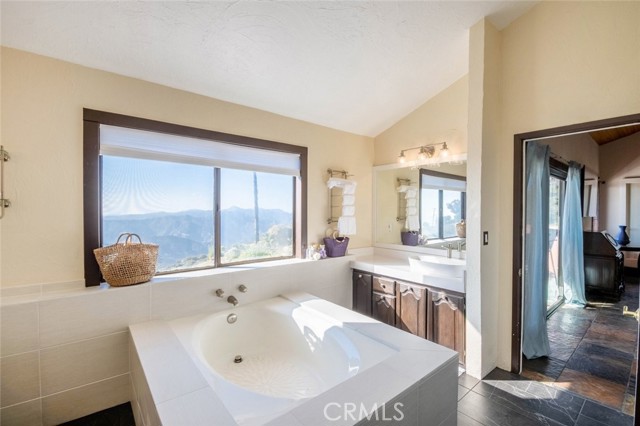 Detail Gallery Image 58 of 74 For 135 Loma Metisse Rd, Malibu,  CA 90265 - 5 Beds | 5 Baths