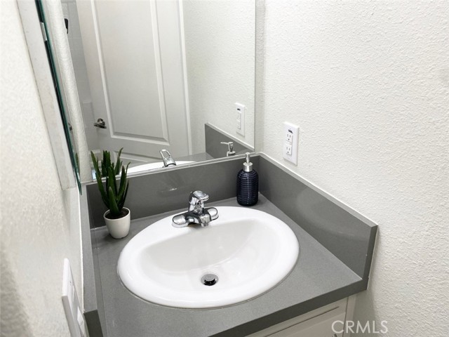 Detail Gallery Image 14 of 28 For 8250 Lankershim Blvd #15,  North Hollywood,  CA 91605 - 2 Beds | 1 Baths